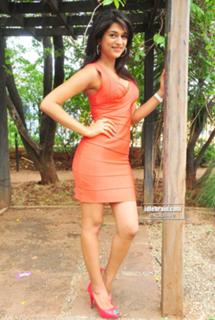 Shraddha Das feet photo thumbnail