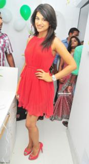 Shraddha Das feet photo thumbnail