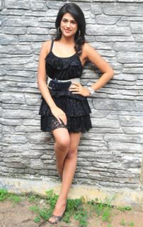 Shraddha Das feet photo thumbnail