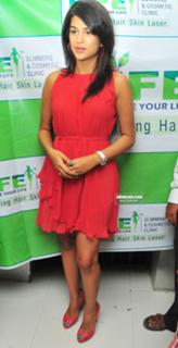 Shraddha Das feet photo thumbnail