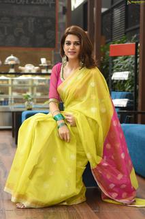 Shraddha Das feet photo thumbnail