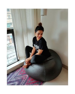 Shraddha Das feet photo thumbnail