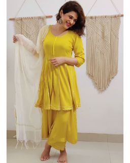 Shraddha Das feet photo thumbnail