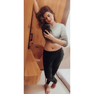 Shraddha Das feet photo thumbnail