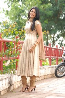 Shraddha Das feet photo thumbnail