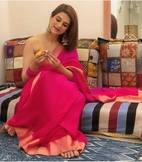 Shraddha Das feet photo thumbnail