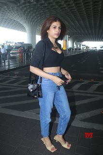 Shraddha Das feet photo thumbnail