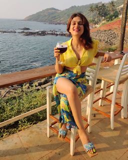 Shraddha Das feet photo thumbnail