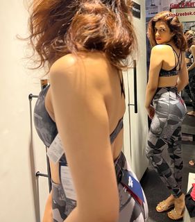 Shraddha Das feet photo thumbnail