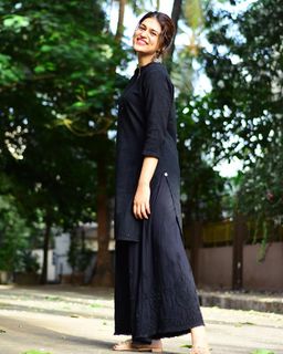 Shraddha Das feet photo thumbnail