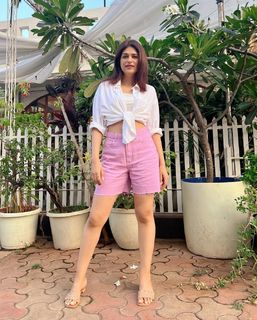 Shraddha Das feet photo thumbnail