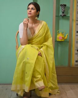 Shraddha Das feet photo thumbnail