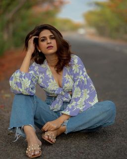 Shraddha Das feet photo thumbnail