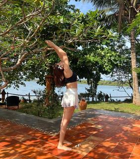 Shraddha Das feet photo thumbnail