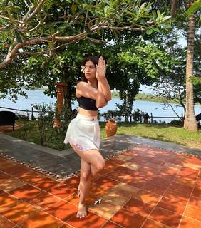 Shraddha Das feet photo thumbnail