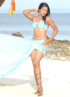 Shraddha Das feet photo thumbnail