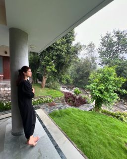 Shraddha Das feet photo thumbnail