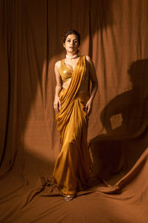 Shraddha Das feet photo thumbnail