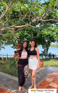 Shraddha Das feet photo thumbnail