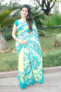 Shraddha Das feet photo thumbnail