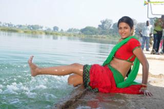 Shraddha Das feet photo thumbnail