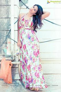 Shraddha Das feet photo thumbnail