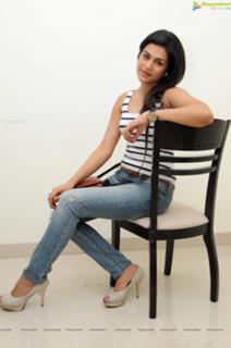 Shraddha Das feet photo thumbnail