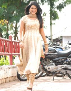 Shraddha Das feet photo thumbnail