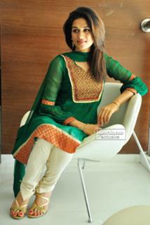 Shraddha Das feet photo thumbnail
