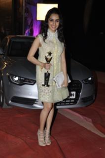 Shraddha Kapoor feet photo thumbnail