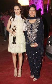 Shraddha Kapoor feet photo thumbnail