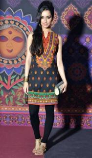Shraddha Kapoor feet photo thumbnail