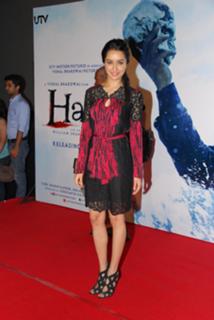 Shraddha Kapoor feet photo thumbnail