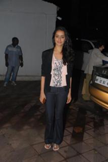 Shraddha Kapoor feet photo thumbnail