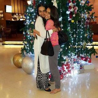 Shraddha Kapoor feet photo thumbnail