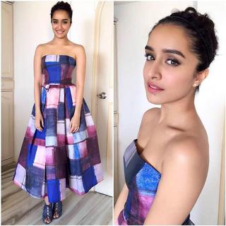 Shraddha Kapoor feet photo thumbnail