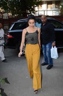 Shraddha Kapoor feet photo thumbnail