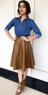 Shraddha Kapoor feet photo thumbnail