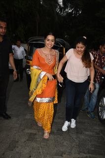 Shraddha Kapoor feet photo thumbnail