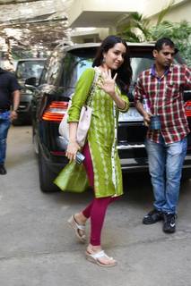 Shraddha Kapoor feet photo thumbnail