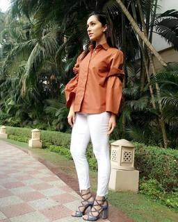 Shraddha Kapoor feet photo thumbnail