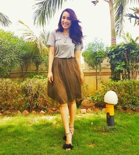 Shraddha Kapoor feet photo thumbnail