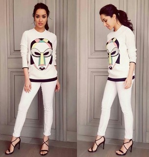 Shraddha Kapoor feet photo thumbnail