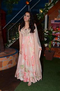 Shraddha Kapoor feet photo thumbnail