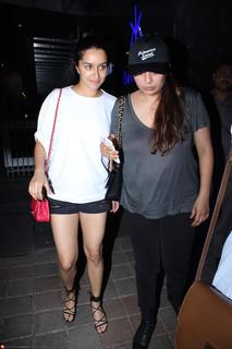 Shraddha Kapoor feet photo thumbnail