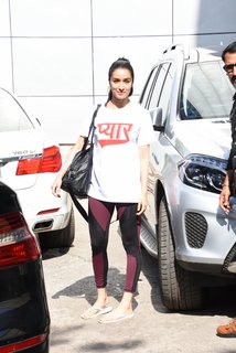 Shraddha Kapoor feet photo thumbnail
