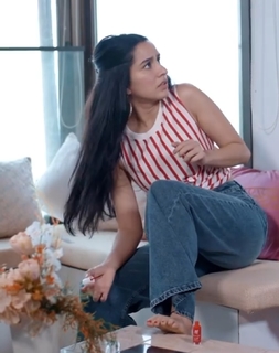 Shraddha Kapoor feet photo thumbnail