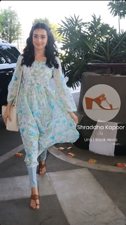 Shraddha Kapoor feet photo thumbnail