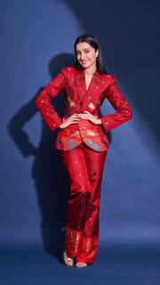 Shraddha Kapoor feet photo thumbnail