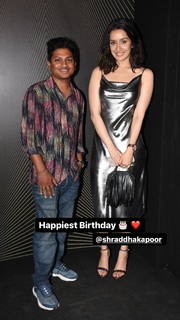 Shraddha Kapoor feet photo thumbnail